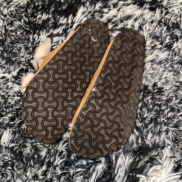 Arizona Shearling Birkenstocks - Picture 3 of 6